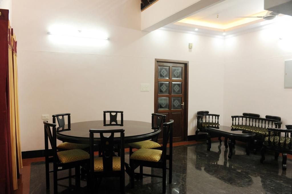 Moksha Homestay Thiruvananthapuram Eksteriør billede